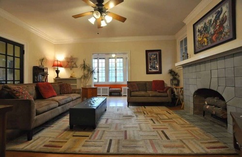 Hyde Park Condominio | Cincinnati Friends and Family House