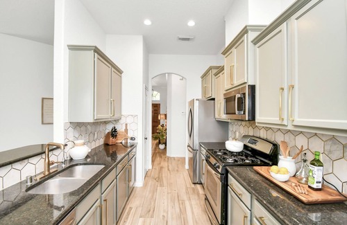 Katy Casa | Cinco Ranch Home - Relocations & Insurance. Trails & Toys. Sleeps 6+
