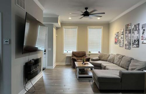 Mount Auburn Casa | Cincy Comfort Retreat