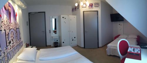 Zirndorf Hotel | CineHotel Maroni