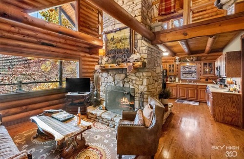 Eureka Springs Cabina | Cinnamon Valley - 'El ganadero'