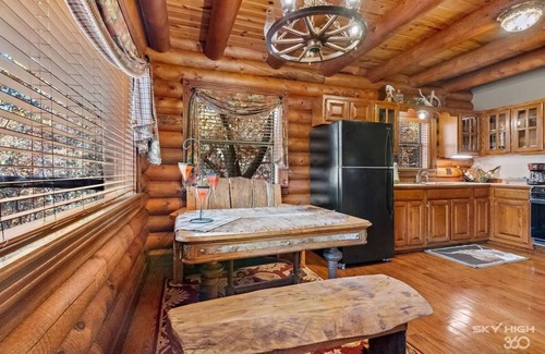 Eureka Springs Cabina | Cinnamon Valley - 'El ganadero'
