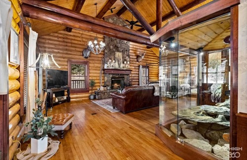 Eureka Springs Cabina | Cinnamon Valley - 'La Espadaña'