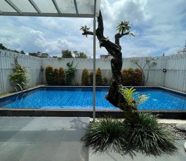 Sukajadi Casa | Cipedes Mansion