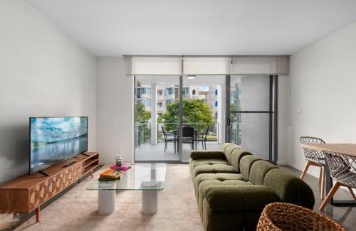 New Farm Apartamento | Cirque Boutique Apartments - Hosted by Coastal Letting Co.