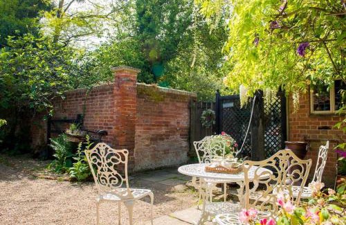 Saxmundham Casa | Cissys Cottage in a Nature Reserve, 7 minutes from Aldeburgh seafront