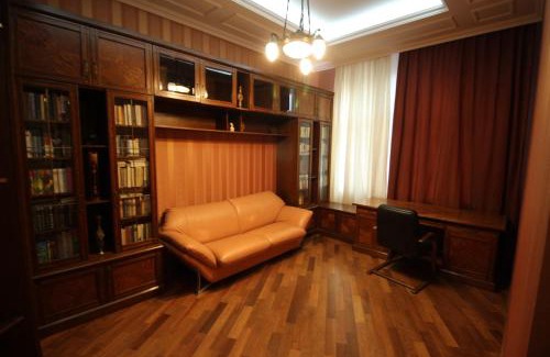 Halyts'kyi district Apartamento | Citadel