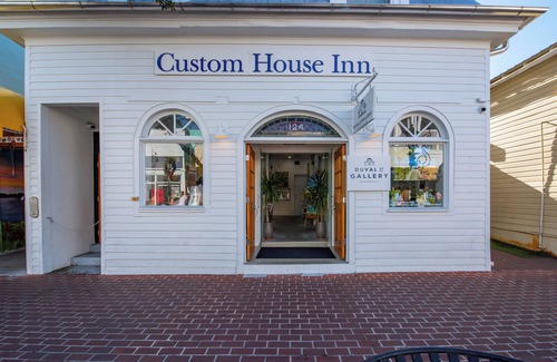 Historic Seaport Apartamento | Citrus Queen at Custom House Inn | Ideal Location On Duval!