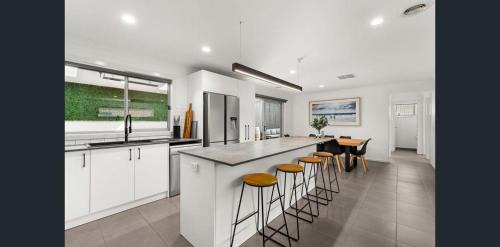 Marshall Casa | City and Sea Retreat - Family Friendly Stay