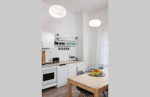 Gesundbrunnen Apartamento | City Apartment near Shooping Center, 6 guests