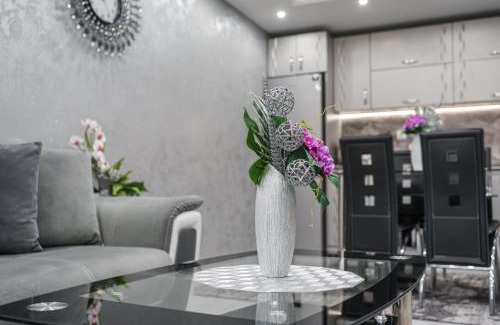 Lyaskovo Apartamento | City Apartments - a brand new luxury & comfy.