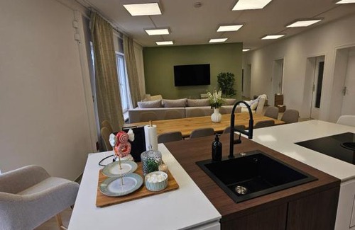 Bad Aibling Apartamento | City Appartment 150 qm Komfort am Kurpark