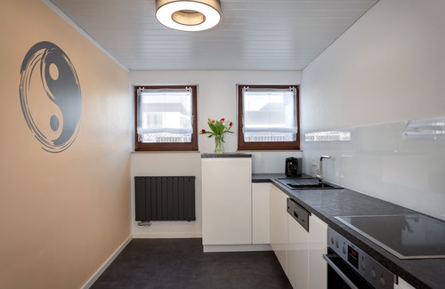Sudstadt Casa | City bungalow with sauna, large garden and terrace