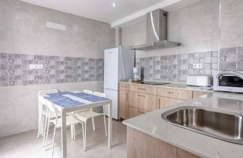 Conil de la Frontera City Center Cabaña | En el corazón de Conil, con aire acondicionado.