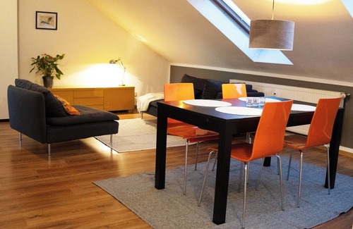 Sanderau Apartamento | Apartamento cercano al centro con logia y aparcamiento.