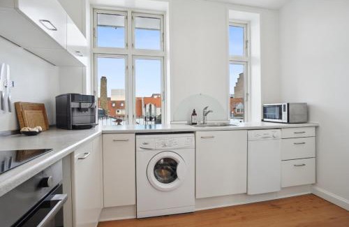 Aalborg Apartamento | City center apartment with balcony and private parking