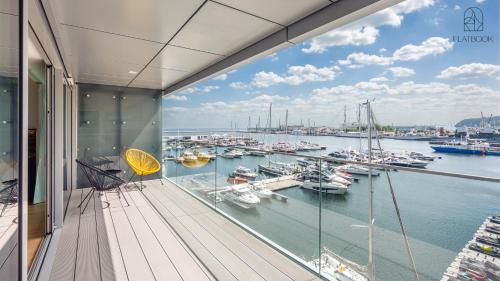 Srodmiescie Apartamento | City Center Apartments Yacht Park Marina View