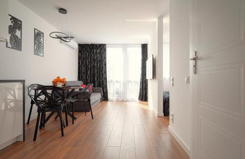 Mirow Apartamento | City Center Grzybowska, next to Warsaw's Business District, Metro ONZ & Westin Hotel by WarsawSkyLine Apartments