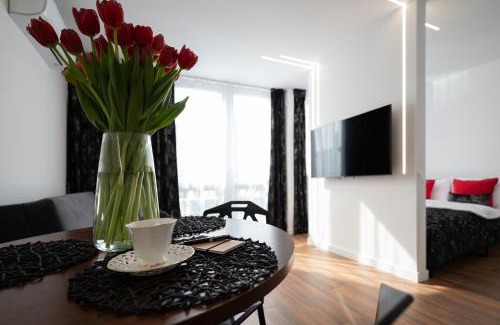 Mirow Apartamento | City Center Grzybowska, next to Warsaw's Business District, Metro ONZ & Westin Hotel by WarsawSkyLine Apartments