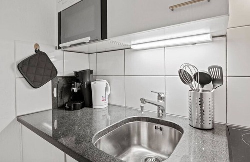 Winterthur Apartamento | City Center Twin Bed Workplace Washer