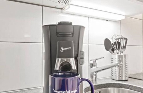 Winterthur Apartamento | City Center Twin Bed Workplace Washer