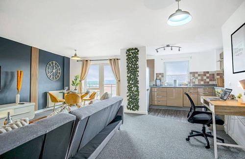 Northampton Apartamento | 🌟City Centre Apt - Free Parking + Wifi + Balcony🌟