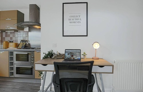 Northampton Apartamento | 🌟City Centre Apt - Free Parking + Wifi + Balcony🌟