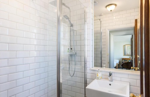 Castle Quarter Casa | City Centre Mansion Sleeping 1 to 23