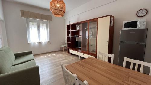 Cattolica Apartamento | City Centre w AC 5min Walk to Beach - Il Lupo Affitta