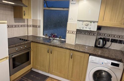 West Hendon Apartamento | City Chic 2 Bedroom Duplex flat North West London