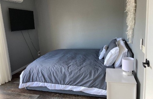 Traralgon Casa | City Chic Townhouse