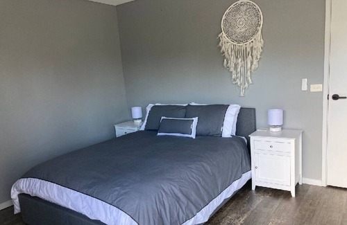 Traralgon Casa | City Chic Townhouse