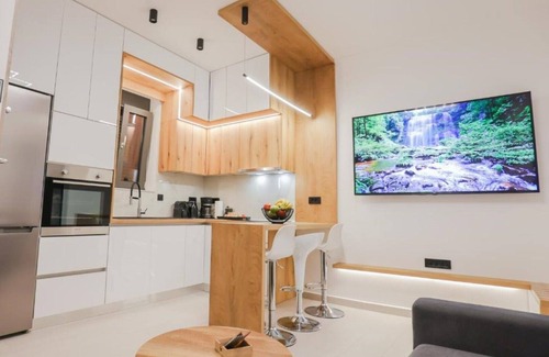 Rhodes Apartamento | City Compass Luxury Suites (Butterflies Valley)