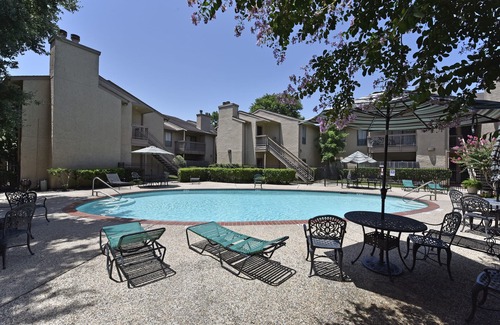 Garden Oaks Condominio | CITY CONDO