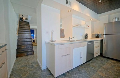Pittsburgh Casa | City Cottage with Yard Sleeps 8