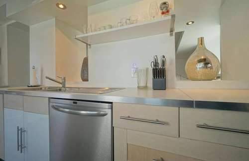 Pittsburgh Casa | City Cottage with Yard Sleeps 8