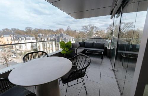 Ville Haute Apartamento | City Elegance in Historic Ville-Haute