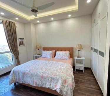 Blue Area Apartamento | City Escape with Mountain Views 1-Bed Apartment