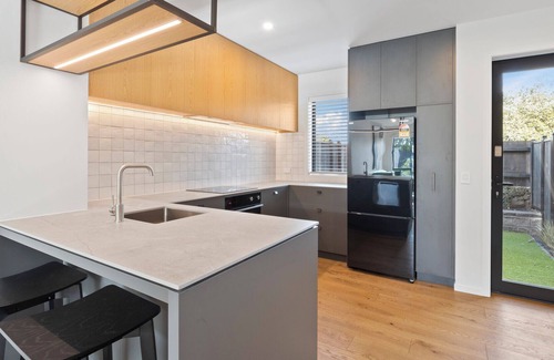 Mangere Bridge Cabaña | City Fringe Lifestyle - Mangere Bridge Townhouse