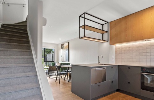 Mangere Bridge Cabaña | City Fringe Lifestyle - Mangere Bridge Townhouse