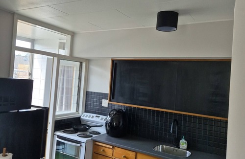 Merivale Apartamento | City Fringe - Merivale, Opposite Hagley Park. Off street parking.