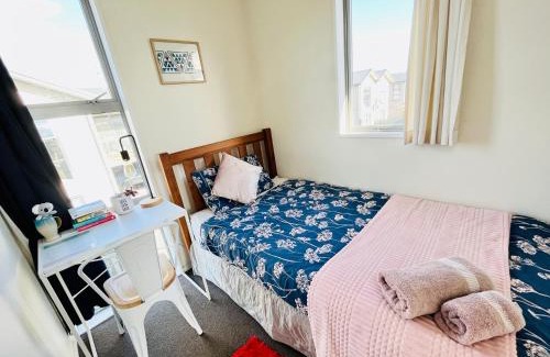 Phillipstown Casa | City Fringe Private Room - Your Urban Escape!