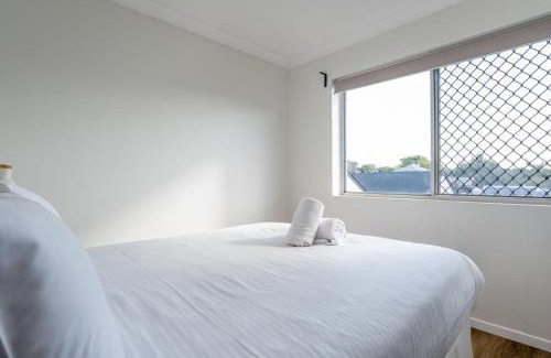 Lutwyche Casa | City Fringe Retreat Parkland Views Walk to Everything!