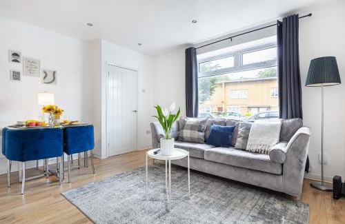 St. Dunstan's Casa | City Gem - 2 Bed House, 6 mins from Liverpool Street, Shops & Restaurants