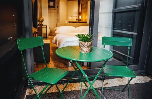 Siska District Otro | City Glamping by ONE66 Hotel