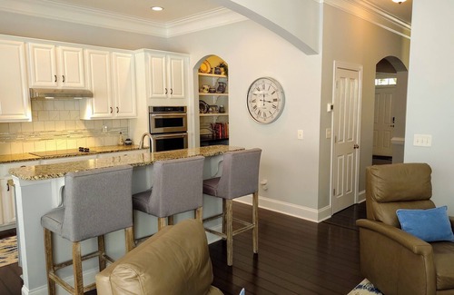 Wesley Heights Casa | City Hideaway, Affordable Luxury