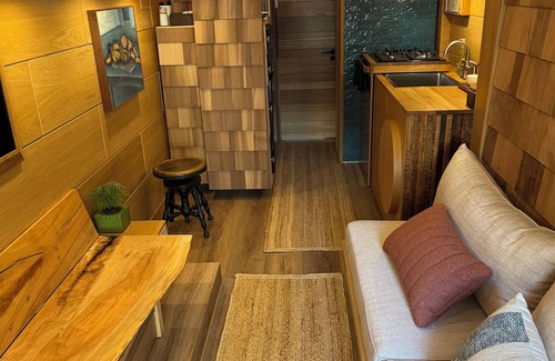 Bausman Casa | "City Hideaway: Off-Grid Luxe"