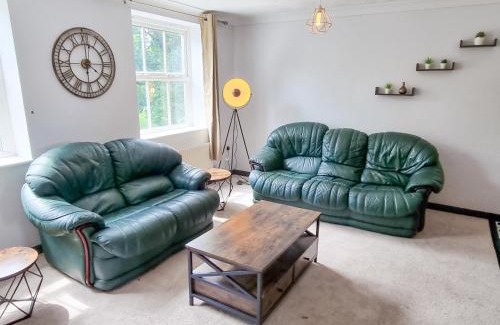 Milton Keynes Casa | City House in Nice Area - Smart TV's, 900mb Wifi