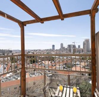 Jerusalem Apartamento | City Lights 4 BR Stunning Apart