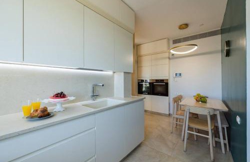 Jerusalem Apartamento | City Lights 4 BR Stunning Apart